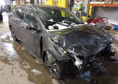 2022 Kia Forte Lxs z USA, uszkodzony, nr VIN 3KPF24AD1NE501118